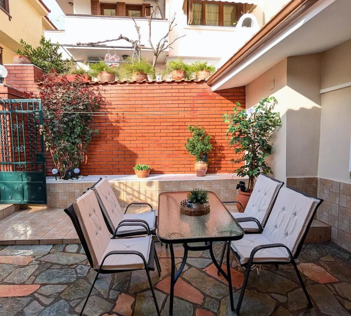 סלוניקי Under Castle Walls Cottage